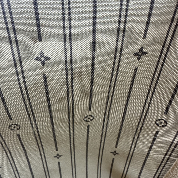 LOUIS VUITTON Brown Monogram Neverfull MM Tote Bag - Picture 13 of 15